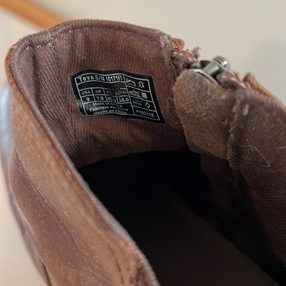 TEVA-BROWN LEATHER ANKLE BOOTS - Picture 8 of 14